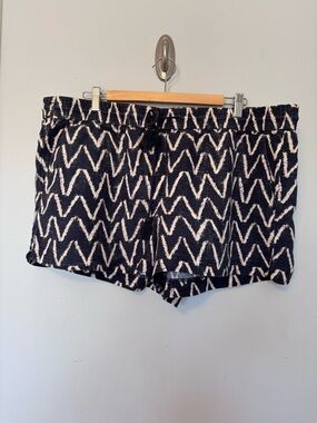 LOFT Black & White Chevron Drawstring Lounge Shorts